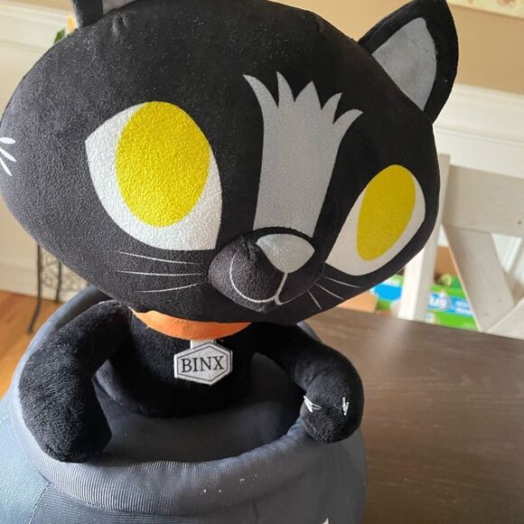 Disney Huge Hocus Pocus Brix Cat in a Cauldron Plush Hocus Pocus Decor - Picture 4 of 13